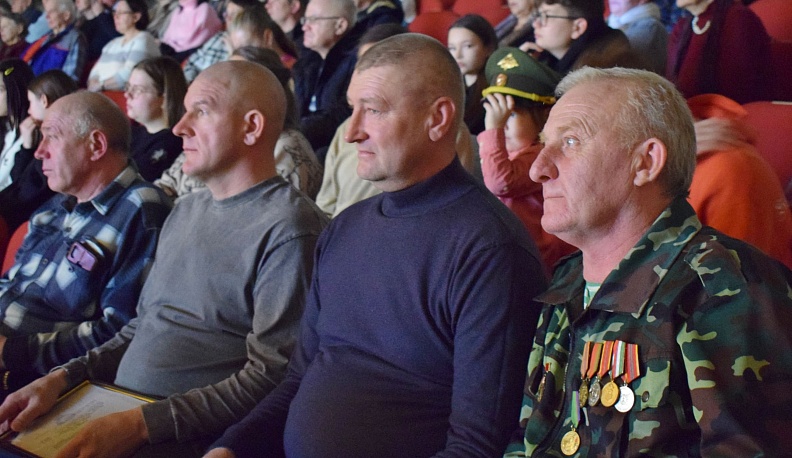 В Тарусе торжественно открыли Год единства народов России