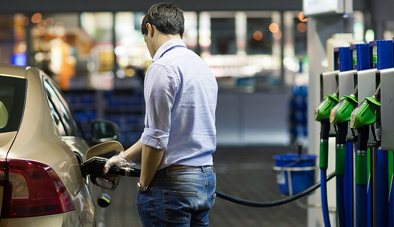 В Калужской области падают оптовые цены на бензин