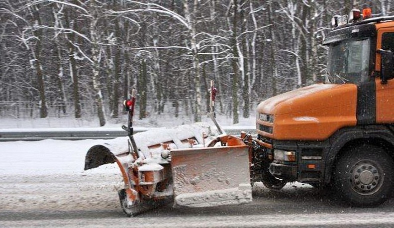 На улицы Калуги вышла дополнительная снегоуборочная техника