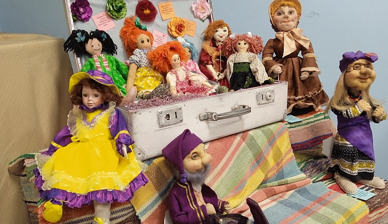 В Калуге работает выставка-конкурс авторской куклы