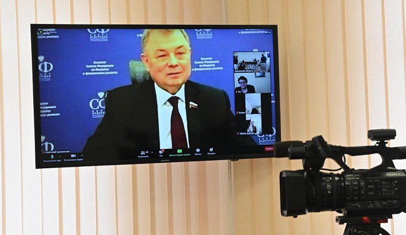 Анатолий Артамонов ответил на вопросы калужских журналистов в онлайне