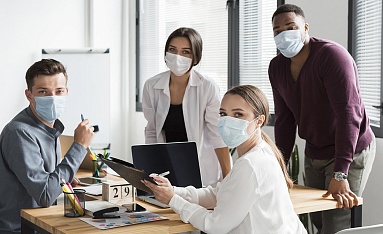 Вакцинируйся! Если что, твой проект без тебя презентуем