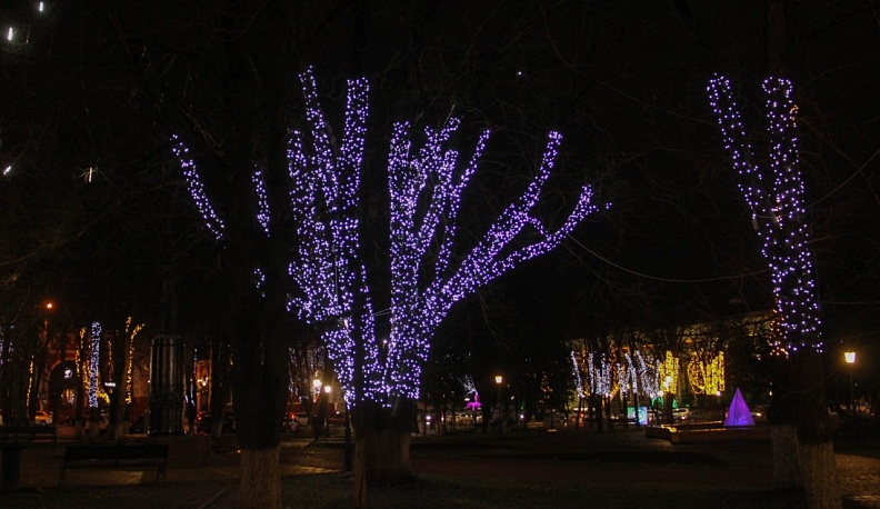 Улицы Калуги к Новому году украсят 700 светодиодных консолей