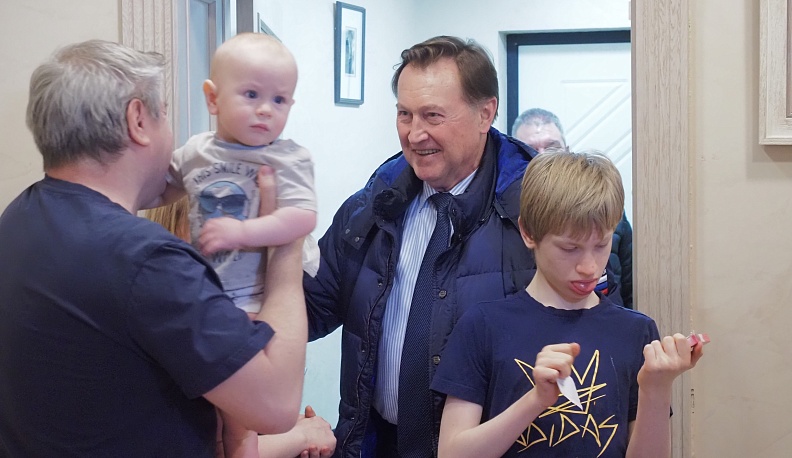 Василий Быкадоров исполнил новогоднее желание юного калужанина