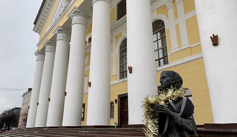 Калужским семьям выдают билеты на детские новогодние спектакли