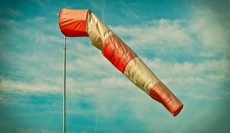 МЧС предупредило калужан об усилении ветра 15 января 