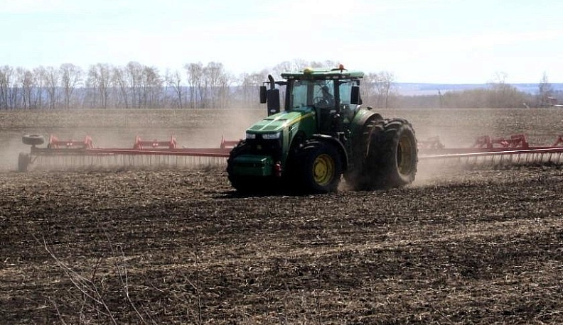 В Калужской области завершается подготовка техники к посевной