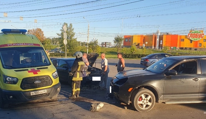 На Правом берегу в Калуге столкнулись две иномарки