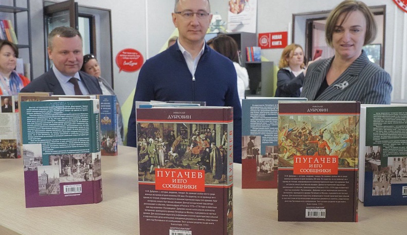 Владислав Шапша оценил Центральную модельную библиотеку в Ферзиково