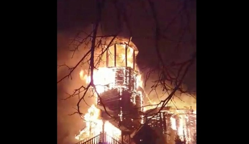 Появилось видео горящего храма в Козельском районе