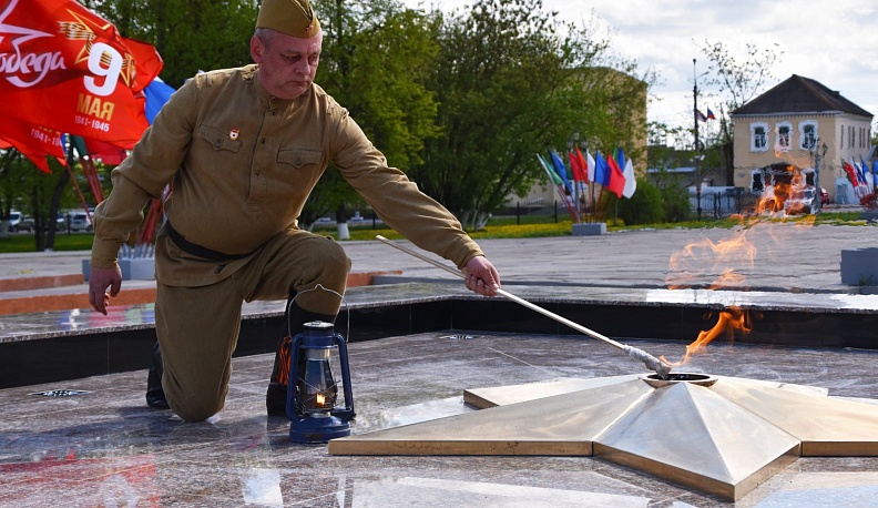 В Людинове состоялась торжественная церемония зажжения Вечного огня  