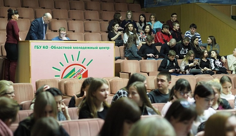 Студентам калужских техникумов рассказали о самом юном участнике Великой Отечественной войны