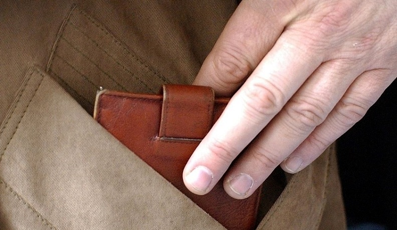 В Малоярославецком районе обворовали пенсионера