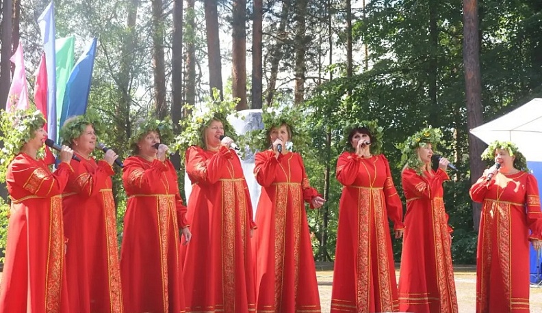 На Троицких гуляниях в Юхнове прошёл конкурс «Лучшее сказочное блюдо»