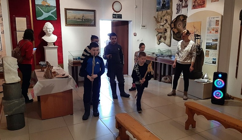 Музей в Юхнове устроил Масленицу для всей семьи