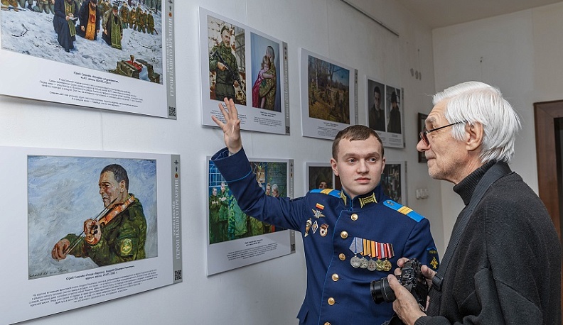 В Калужском Доме музыки открылась выставка «Герои нашего времени»