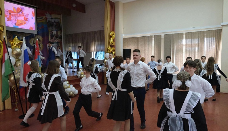 В школах Калужской области прозвенят последние звонки