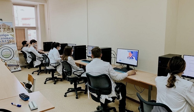 Калужские студенты-медики написали онкологический диктант