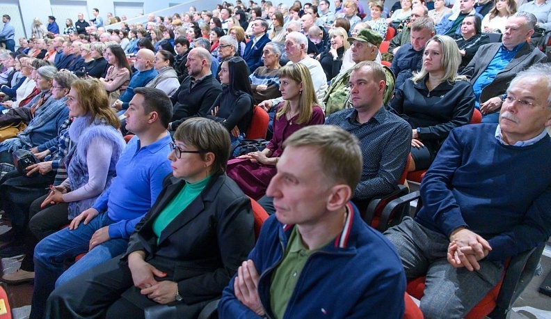 Владислав Шапша посетил отчёт главы администрации Тарусского района