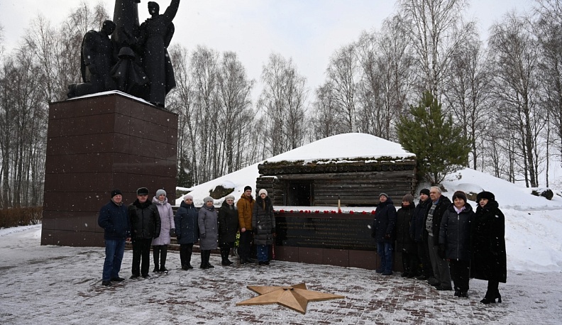 Капсулу с землей с легендарной Безымянной высоты передадут в ЛНР