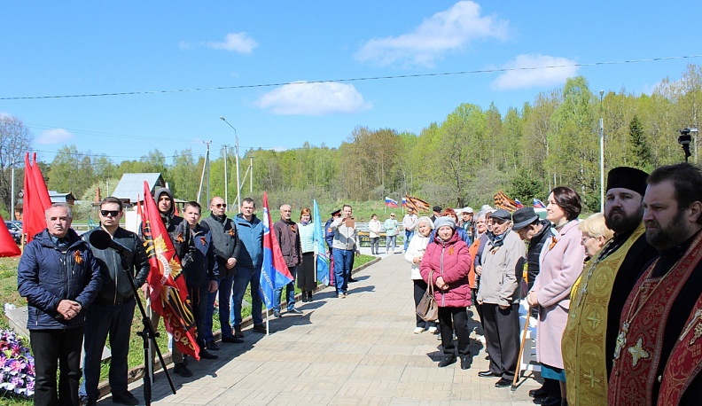 В Мосальском районе на мемориале «Барсуки» прошел памятный митинг