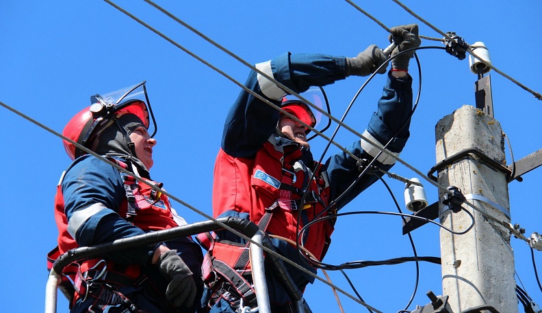 Сильный ветер обесточил пять районов Калужской области