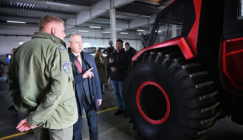 Владислав Шапша побывал на инновационном предприятии «Вездеходы «Макс»
