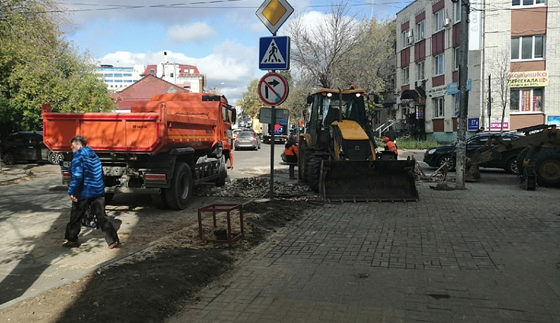 Пользователи соцсетей: прощение за затянувшийся ремонт дорог должен просить не губернатор, а городские чиновники 