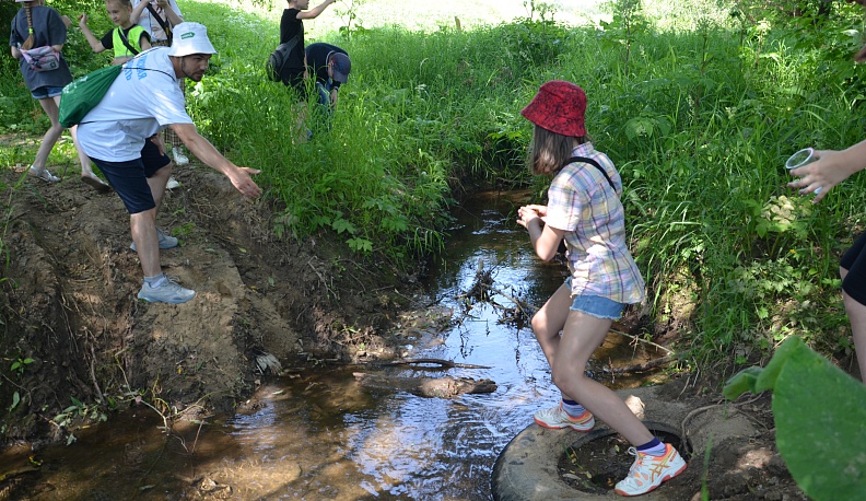 В Калуге прошёл детский турпоход по памятным местам, посвящённым Великой Отечественной войне