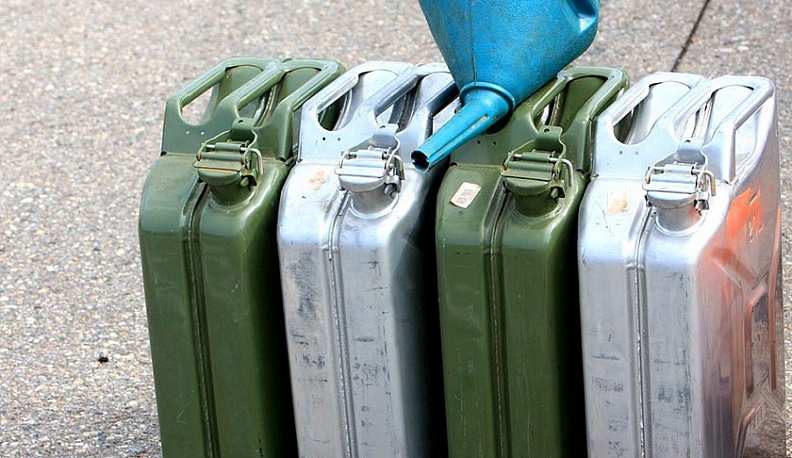 Калужанин три месяца подворовывал солярку на работе