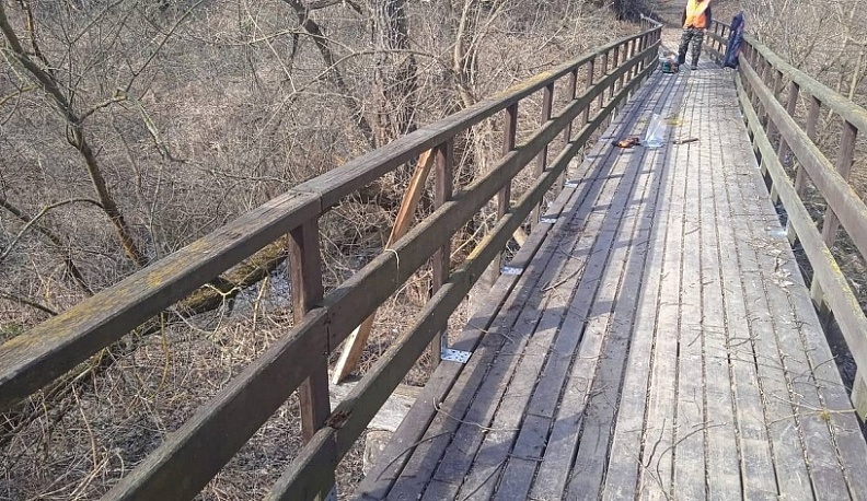 В Тарусском районе отремонтировали ограждение моста после просьбы местных жителей в соцсетях