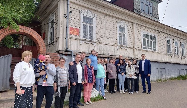 В Тарусе проводили добровольцев-контрактников в зону СВО