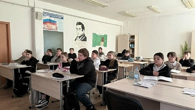 В калужской школе №18 отметили Международный день родного языка