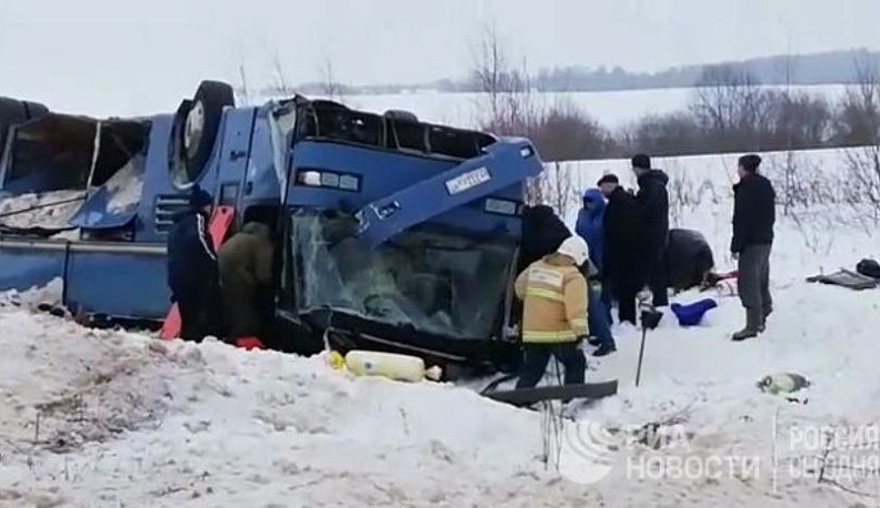 Следственный комитет возбудил уголовное дело по факту аварии с автобусом