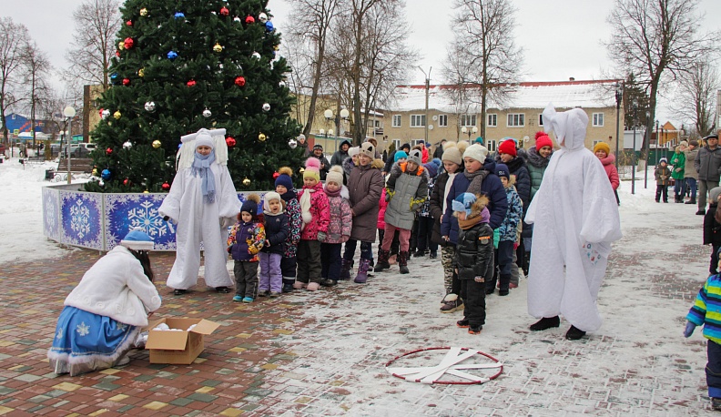 В Жиздре состоялось открытие городской елки