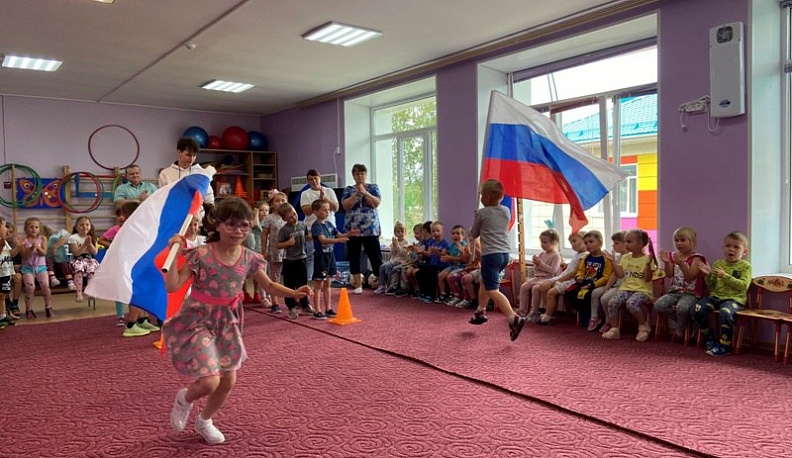 Ферзиковские дошкольники поучаствовали спортивных соревнованиях в День флага России