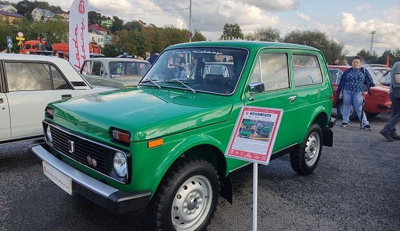 В Калуге прошла выставка ретро-автомобилей