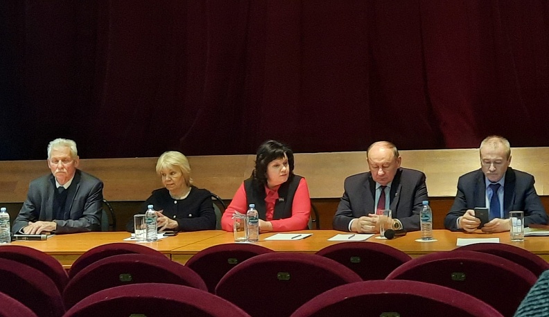 Глава администрации Сухиничей выступил с отчетом перед горожанами