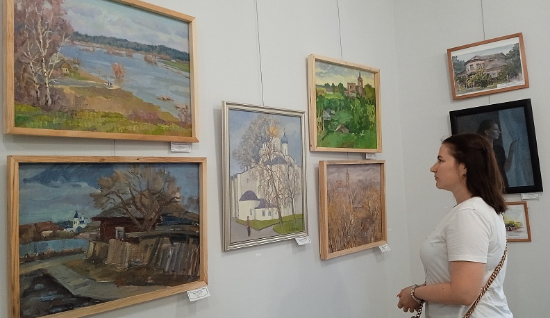 В Калужском музее изобразительных искусств открылась вторая выставка проекта «Неувядаемый цвет Перемышля»