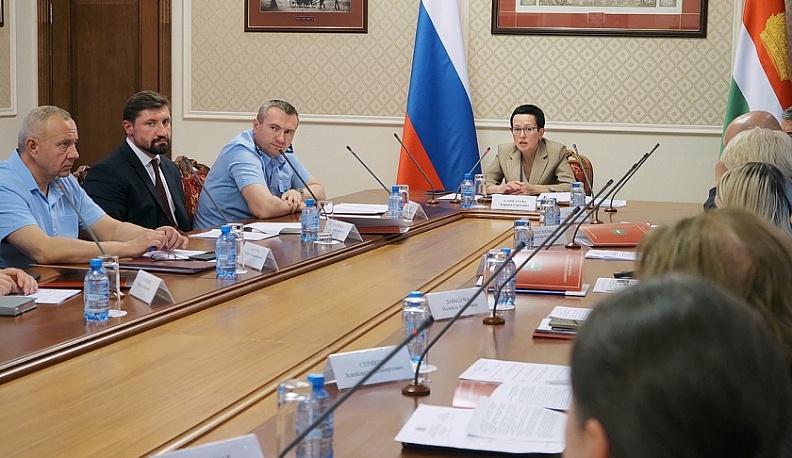 В Калуге обсудили итоги антикоррупционной работы в сфере здравоохранения и в муниципалитетах региона