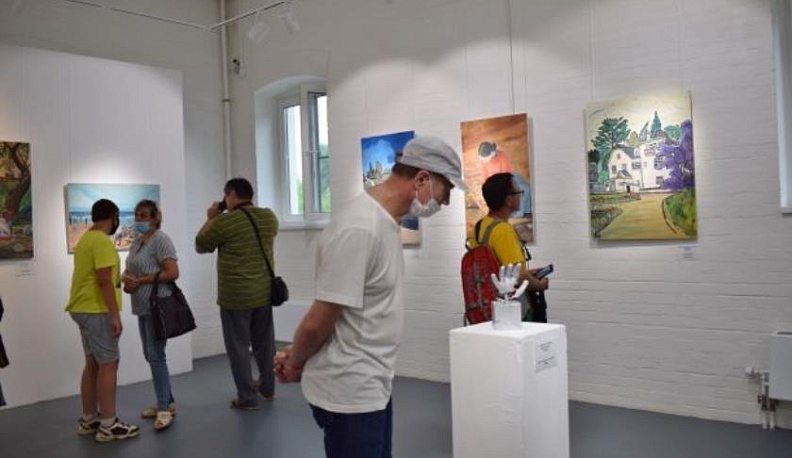 В Тарусе открылась персональная выставка художника Дмитрия Гурова