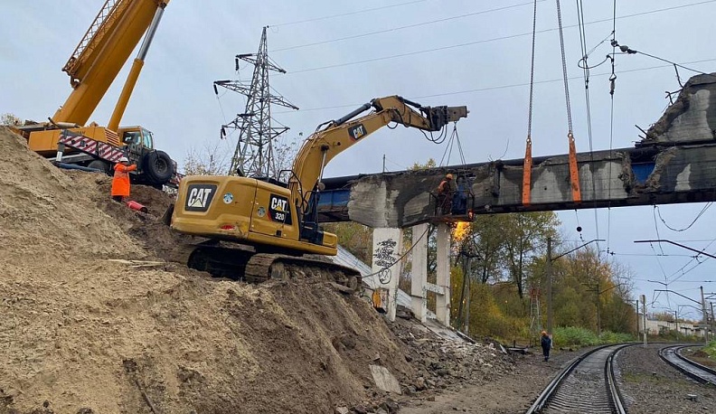 На Синих мостах в Калуге убрали старый путепровод