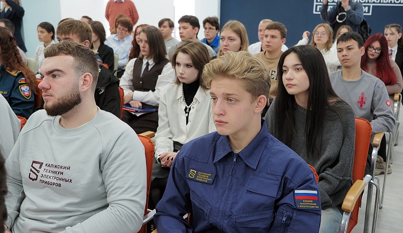 В Калуге проходит выставка работ студентов СПО «Интеллектуально-творческий потенциал будущего»