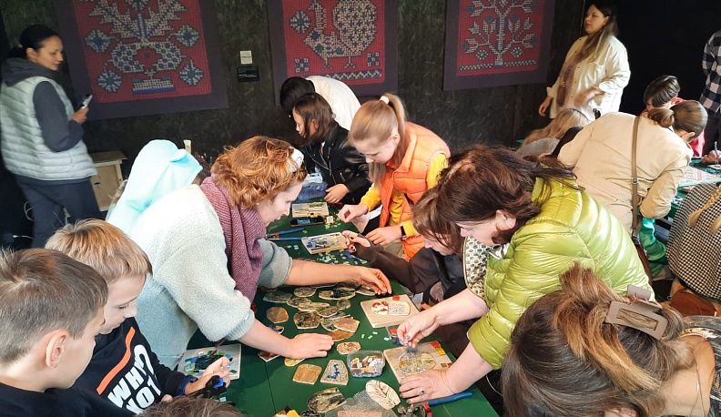 В Тарусе в Саду Ракицкого проходит фестиваль дизайна и ремёсел