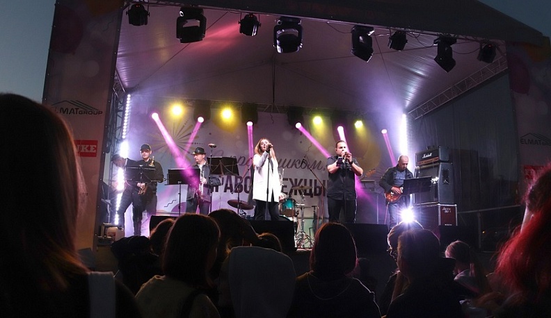 Калужане отметили 40-летие Правобережья праздничным концертом и фейерверком