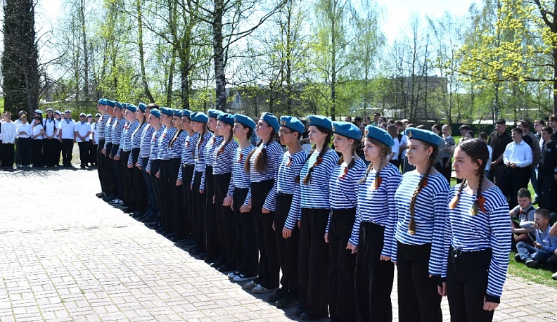 В Кировском округе прошёл смотр-конкурс строя и песни