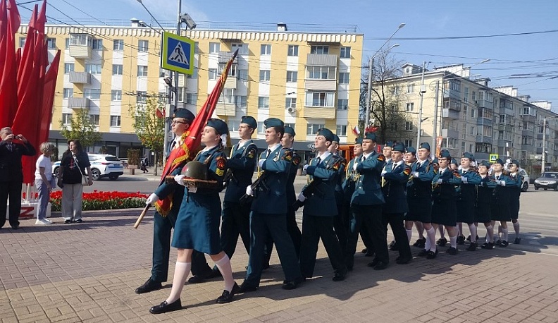 В Калуге стартовал смотр-конкурс отрядов почётных караулов Поста №1