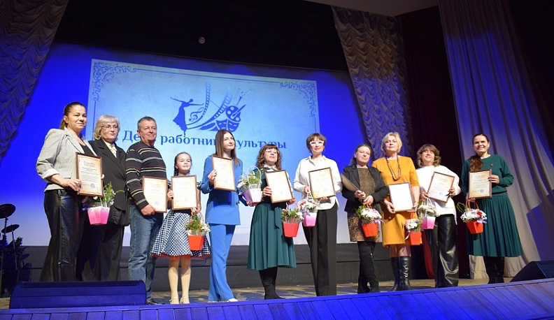 В Тарусе поздравили работников культуры