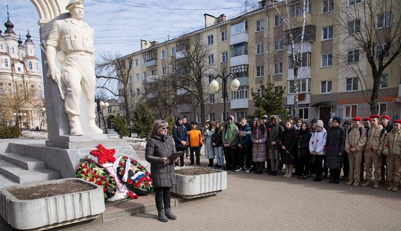 Калужская молодежь отметила Крымскую весну и подержала операцию нашей армии на Донбассе