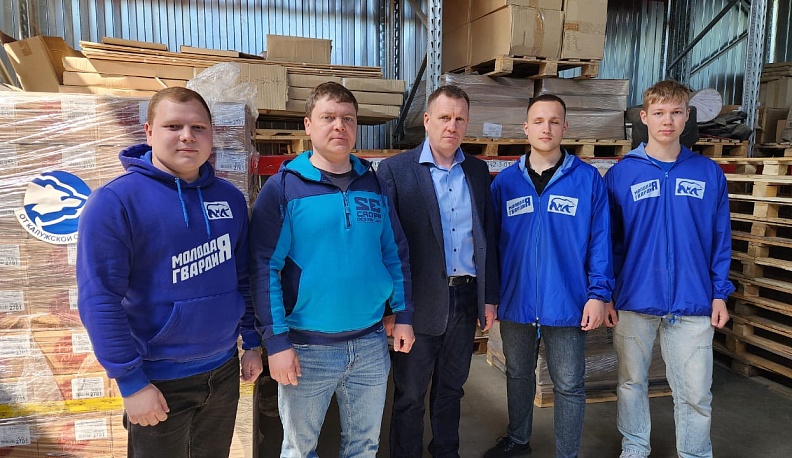 В День России из Калуги в Белгородскую область отправлена первая фура гуманитарной помощи